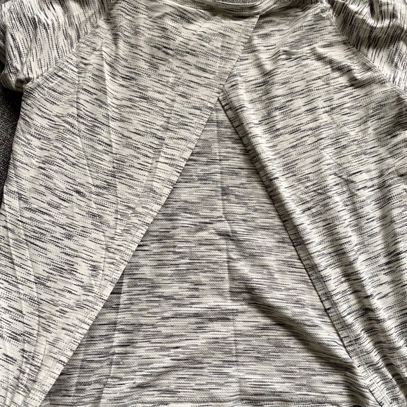 Lululemon tieback t-shirt - Picture 2 of 4